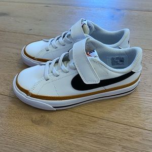 Nike kids court legacy shoes